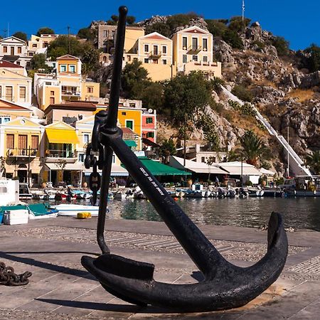 Townhall Apartment Symi Bagian luar foto