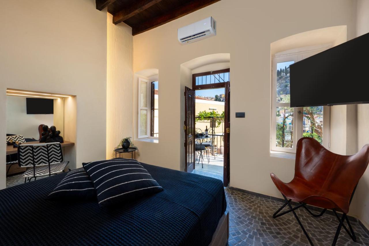 Townhall Apartment Symi Bagian luar foto